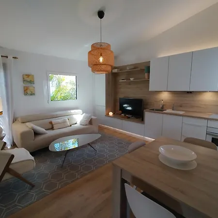 Tropical Con Piscina Y Aire Acondicionado Casa vacanze